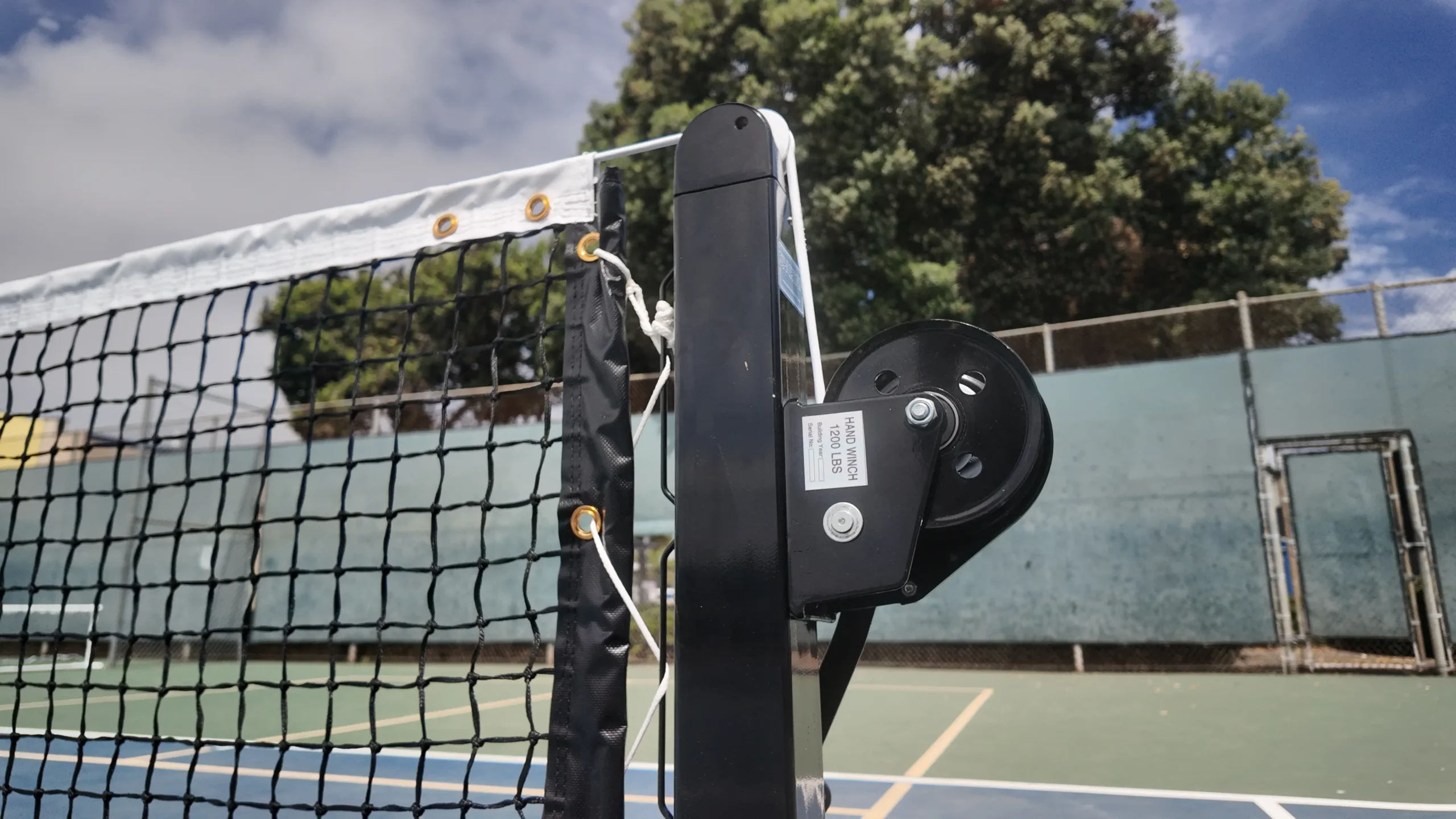 Spartan portable pickleball net close up crank mechanism